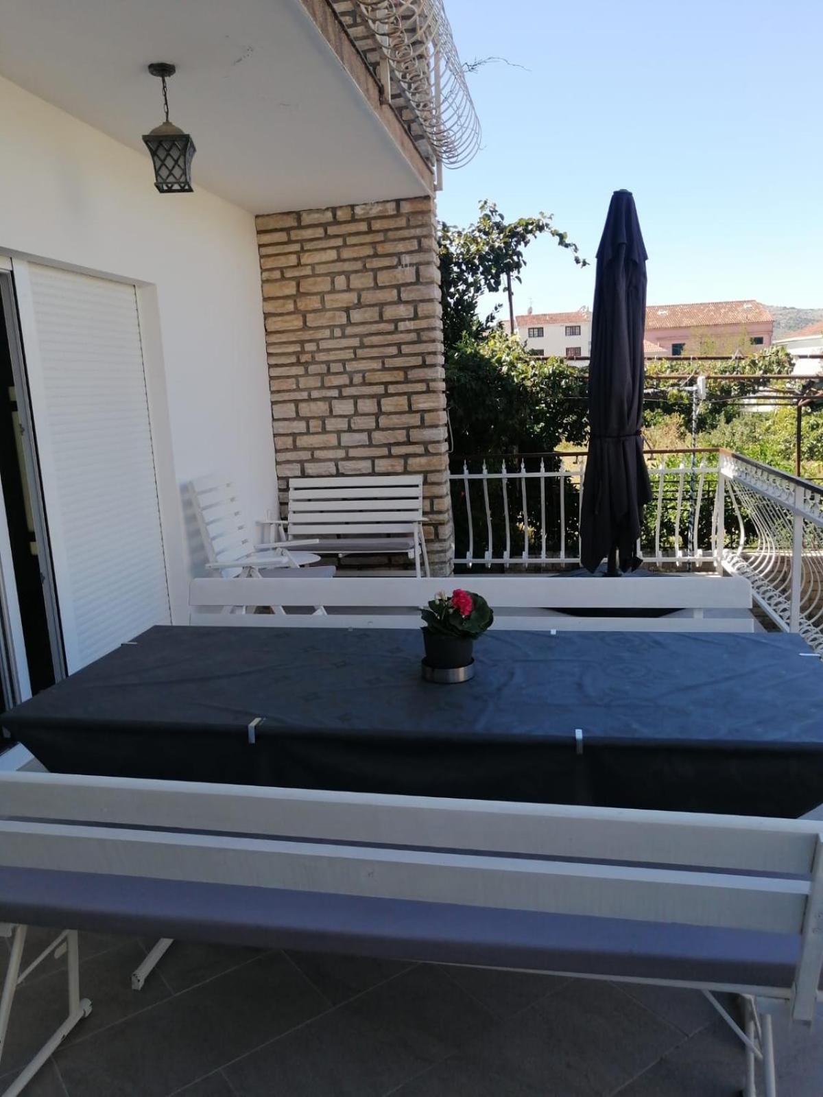 Apartments Kursan Seget Vranjica Exterior foto